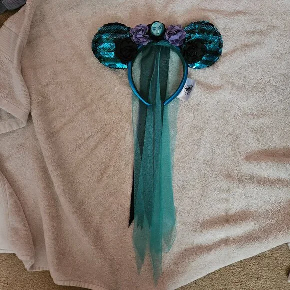 Minnie Mouse Main Attraction Haunted Mansion Minnie Ears - Picture 2 of 4